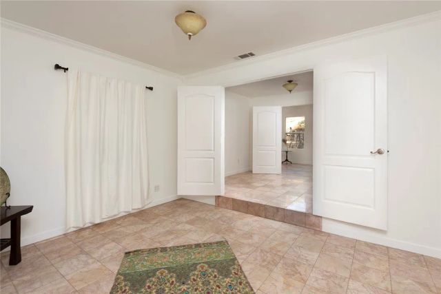 10416 Clybourn Avenue, Shadow Hills, CA 91040