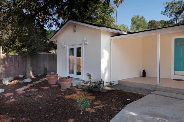 10416 Clybourn Avenue, Shadow Hills, CA 91040