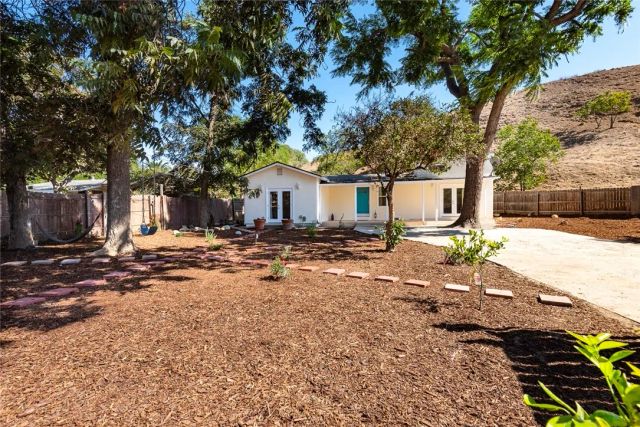 10416 Clybourn Avenue, Shadow Hills, CA 91040