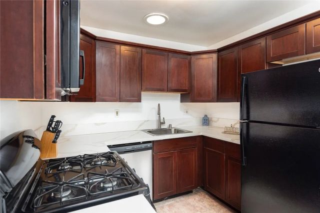 10416 Clybourn Avenue, Shadow Hills, CA 91040