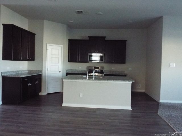 6722 Shiraz Way, Converse, TX 78109