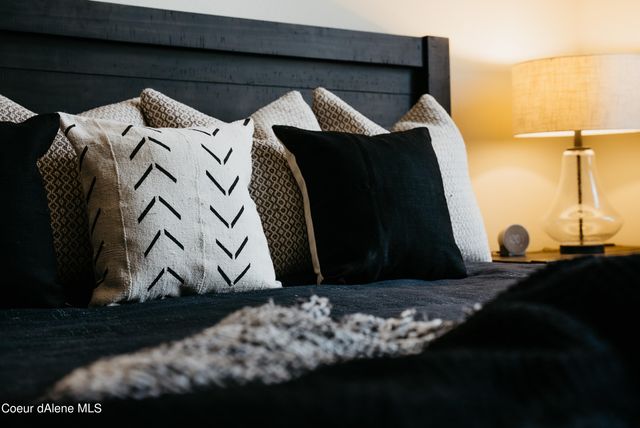 27 The Glades, 2C, Sandpoint, ID 83864