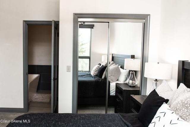 27 The Glades, 2C, Sandpoint, ID 83864