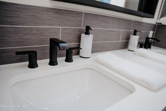 27 The Glades, 2C, Sandpoint, ID 83864