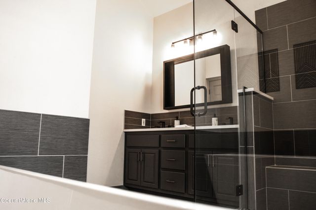 27 The Glades, 2C, Sandpoint, ID 83864