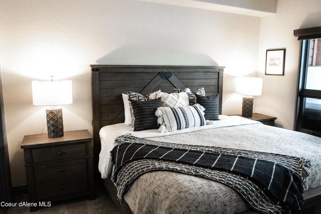 27 The Glades, 2C, Sandpoint, ID 83864