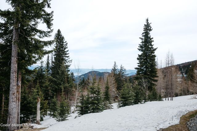 27 The Glades, 2C, Sandpoint, ID 83864