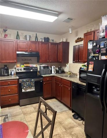 1727 Old Dogwood, Jonesboro, GA 30238