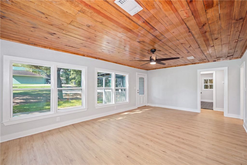 805 East Tom Green Street, Brenham, TX 77833 — photo 2