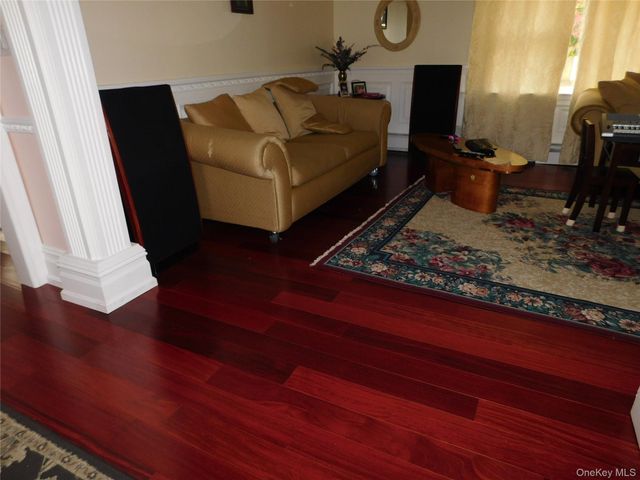 37 Burrs Lane, Dix Hills, NY 11746