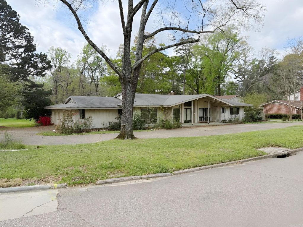 147 Woodland Drive, El Dorado, AR 71730