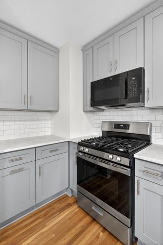 673 Hamline Avenue S, Saint Paul, MN 55116