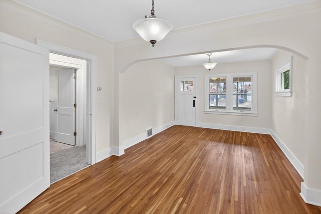 673 Hamline Avenue S, Saint Paul, MN 55116