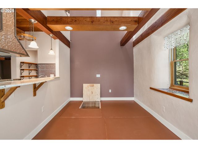 827 TYLER CREEK Rd, Ashland, OR 97520