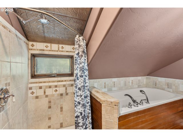 827 TYLER CREEK Rd, Ashland, OR 97520