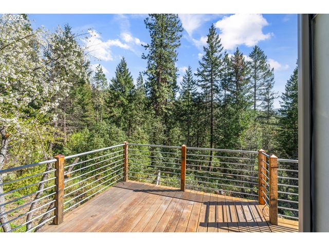 827 TYLER CREEK Rd, Ashland, OR 97520