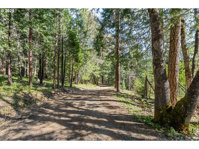 827 TYLER CREEK Rd, Ashland, OR 97520
