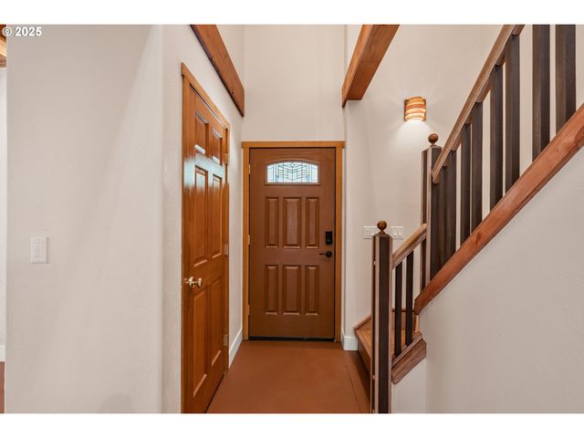 827 TYLER CREEK Rd, Ashland, OR 97520