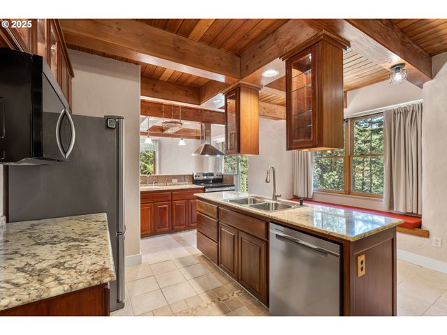 827 TYLER CREEK Rd, Ashland, OR 97520
