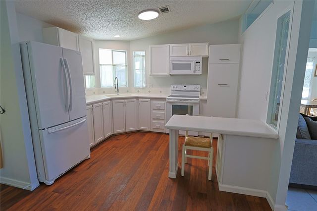 3601 MULLER DR, Zephyrhills, FL 33540