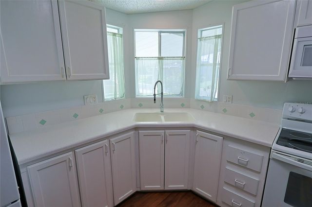 3601 MULLER DR, Zephyrhills, FL 33540