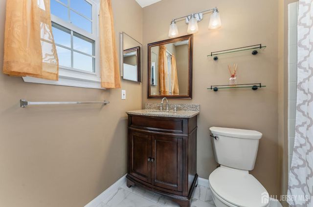 382 Hadleigh Lane, North Brunswick, NJ 08902