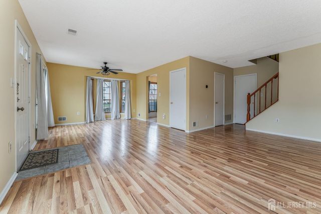 382 Hadleigh Lane, North Brunswick, NJ 08902