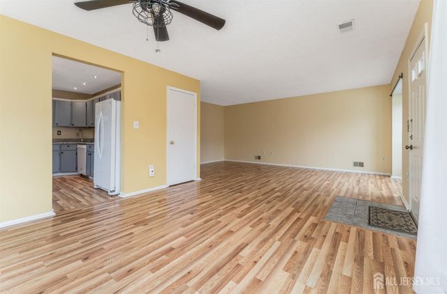 382 Hadleigh Lane, North Brunswick, NJ 08902