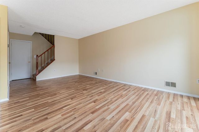 382 Hadleigh Lane, North Brunswick, NJ 08902