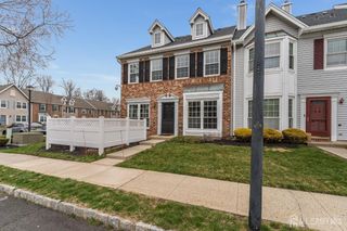 382 Hadleigh Lane, North Brunswick, NJ 08902