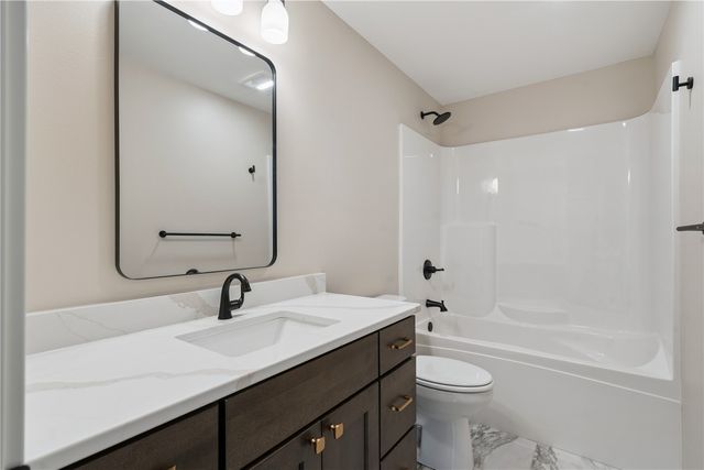 640 Maclan Court, Iowa City, IA 52246