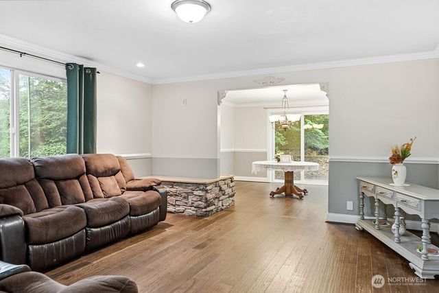 496 Pleasant Drive, Bremerton, WA 98312