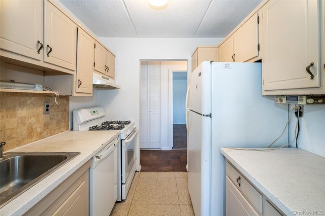 480 Halstead Avenue 4O, Harrison, NY 10528