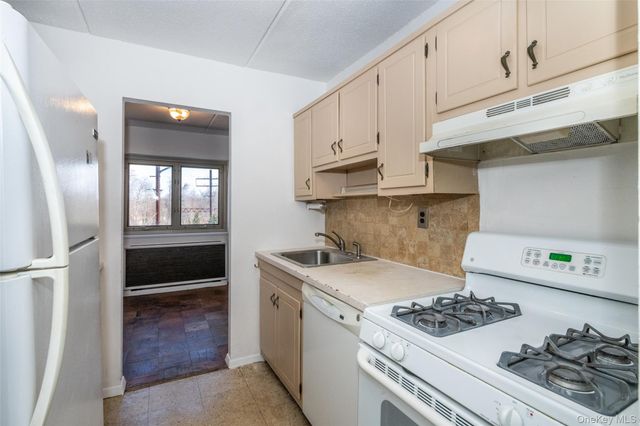 480 Halstead Avenue 4O, Harrison, NY 10528