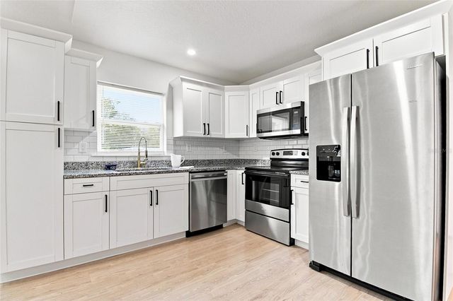 2004 E BROAD STREET, Tampa, FL 33610