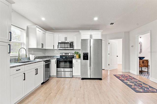 2004 E BROAD STREET, Tampa, FL 33610