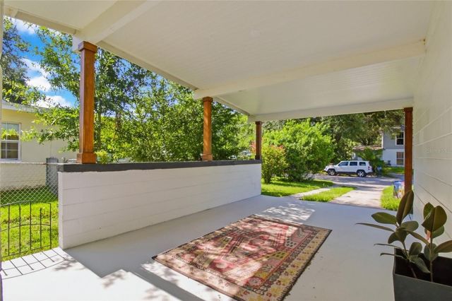 2004 E BROAD STREET, Tampa, FL 33610