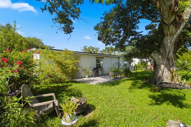 2004 E BROAD STREET, Tampa, FL 33610