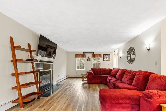 22 Lakewood Drive, Alton, NH 03810