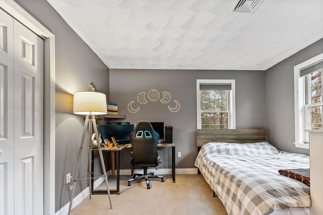 22 Lakewood Drive, Alton, NH 03810