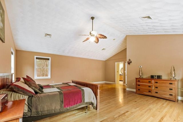 22 Lakewood Drive, Alton, NH 03810