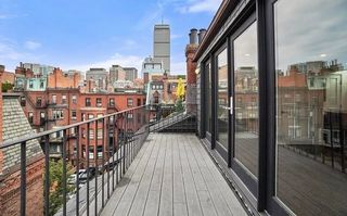 11 Gloucester PH, Boston, MA 02115