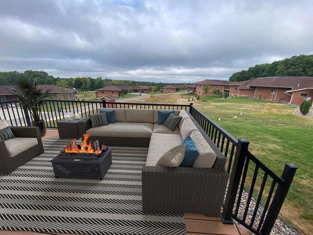 W7708 Parcher COURT, Holmen, WI 54636