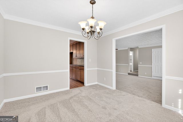 2045 Skyland Glen Drive, Snellville, GA 30078