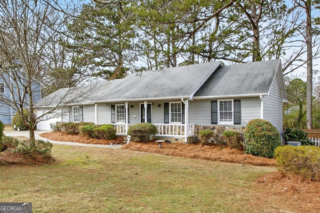 2045 Skyland Glen Drive, Snellville, GA 30078