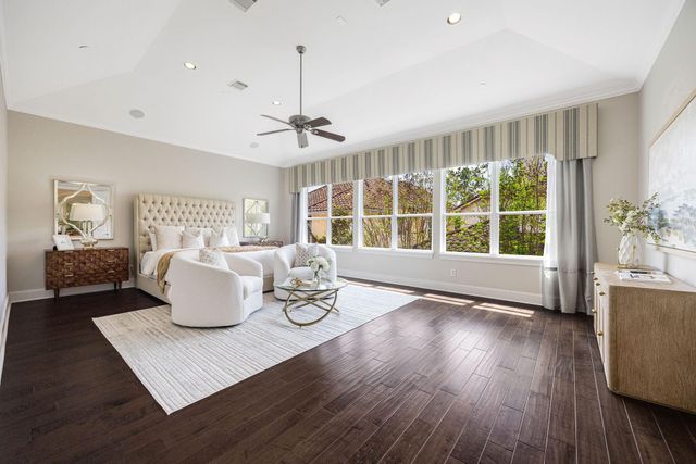 33 N Creekside Court, Houston, TX 77055