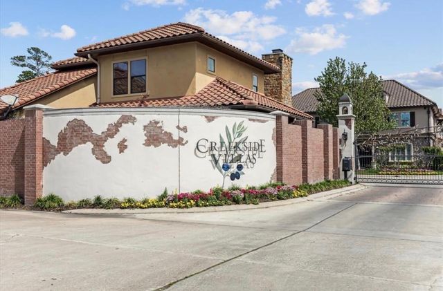 33 N Creekside Court, Houston, TX 77055