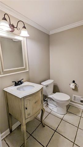 325 Lakeshore Drive NE, Marietta, GA 30067