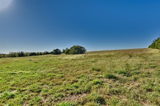 2220 Boehnemann Road, Burton, TX 77835