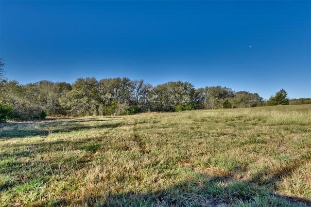 2220 Boehnemann Road, Burton, TX 77835